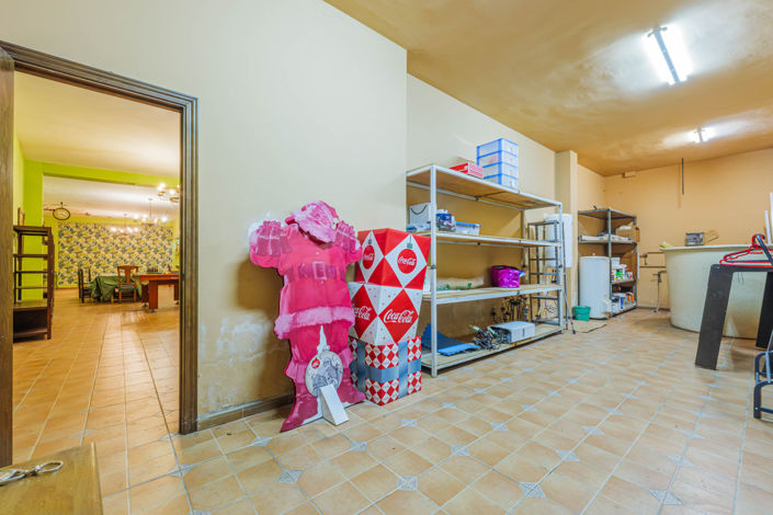 Image No.25-6 Bed House for sale