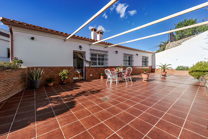 Image No.15-3 Bed House for sale
