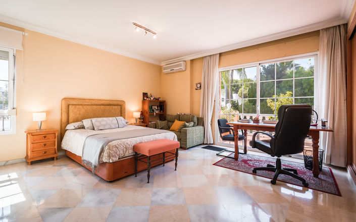 Image No.12-5 Bed Villa for sale