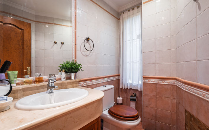 Image No.39-5 Bed Villa for sale