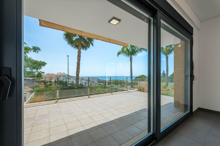 Image No.10-4 Bed House for sale