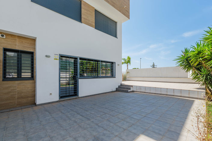 Image No.19-4 Bed House for sale