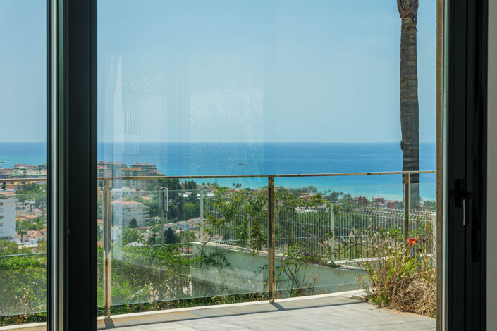 Image No.34-4 Bed House for sale
