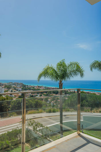 Image No.35-4 Bed House for sale