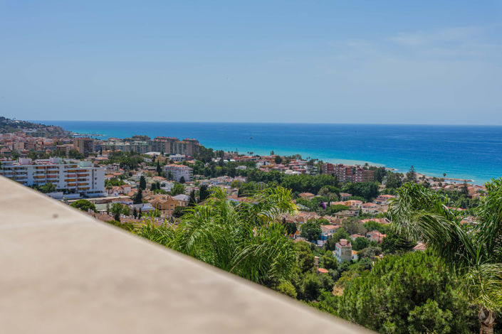 Image No.36-4 Bed House for sale