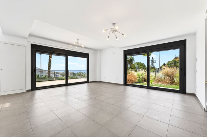 Image No.9-4 Bed House for sale