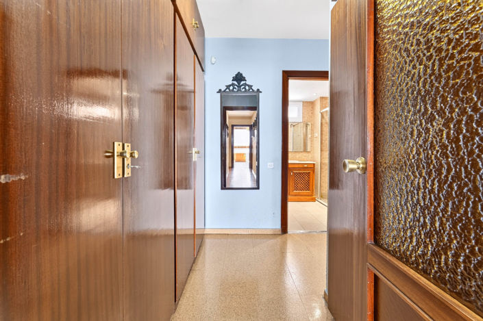 Image No.23-5 Bed Apartment for sale