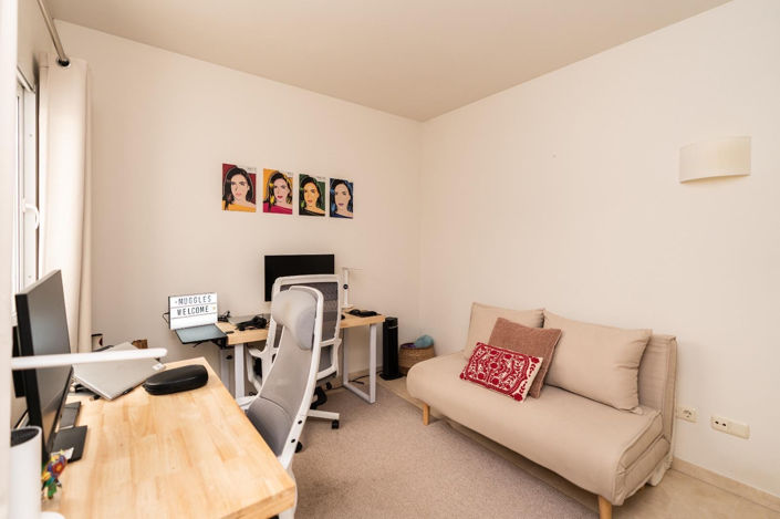 Image No.7-2 Bed Property for sale
