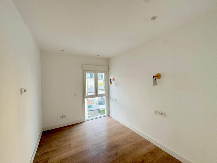 Image No.21-3 Bed Duplex for sale