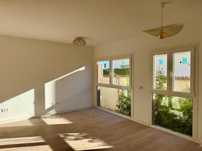 Image No.5-3 Bed Duplex for sale