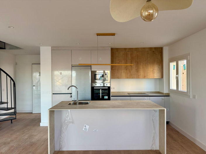 Image No.8-3 Bed Duplex for sale