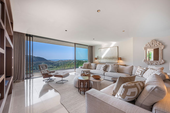 Image No.2-4 Bed Villa for sale