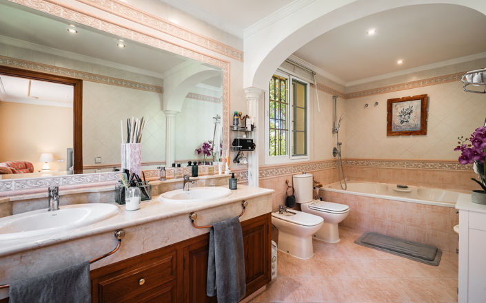 Image No.16-5 Bed Villa for sale