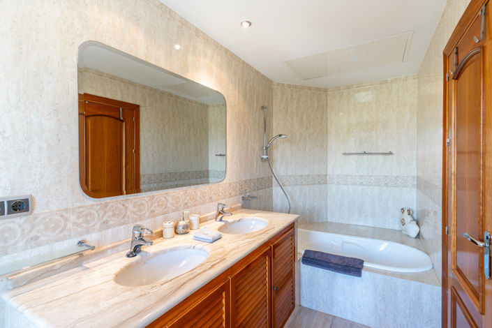 Image No.21-5 Bed Villa for sale