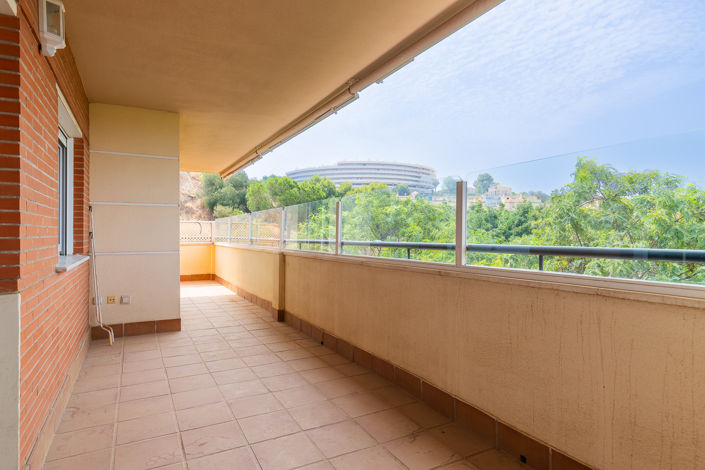 Image No.13-5 Bed Property for sale