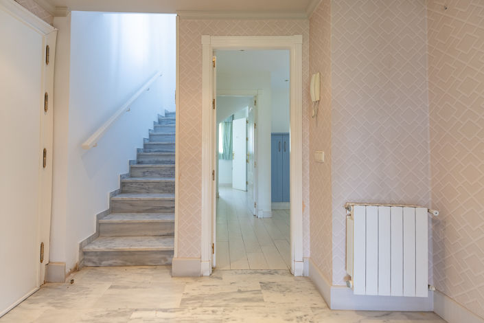 Image No.32-5 Bed Property for sale