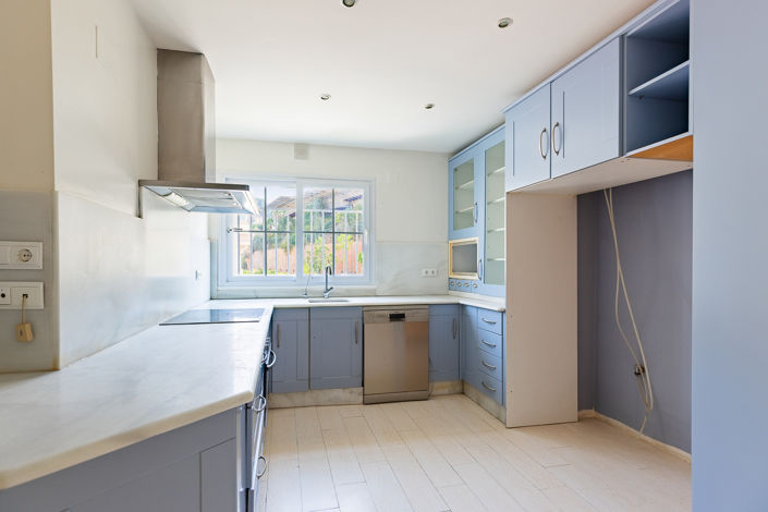 Image No.35-5 Bed Property for sale