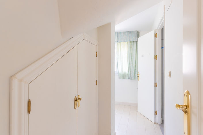 Image No.37-5 Bed Property for sale