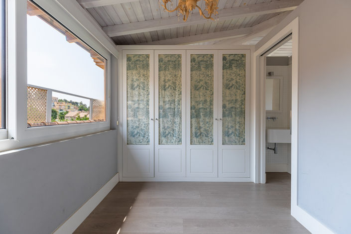 Image No.45-5 Bed Property for sale