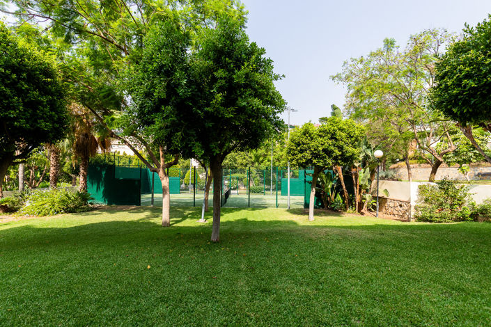 Image No.50-5 Bed Property for sale