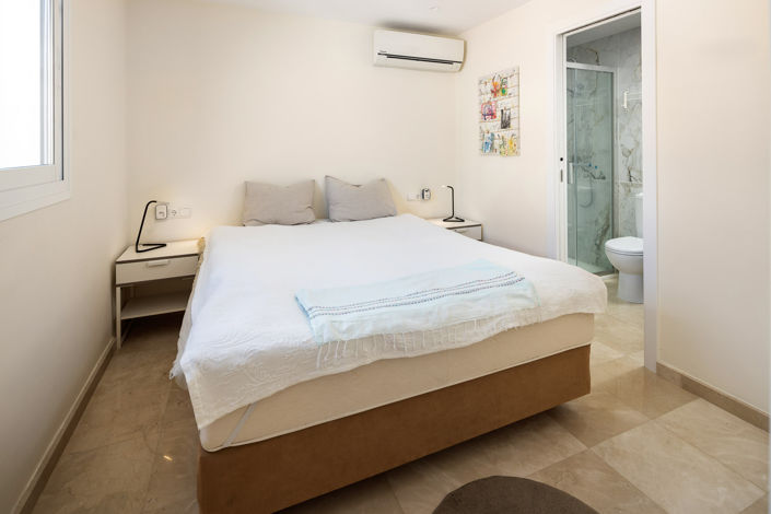 Image No.31-4 Bed Townhouse for sale