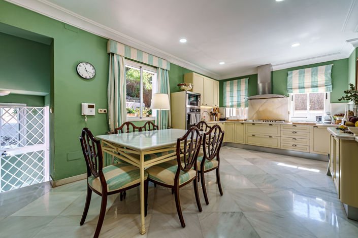 Image No.17-6 Bed Villa for sale
