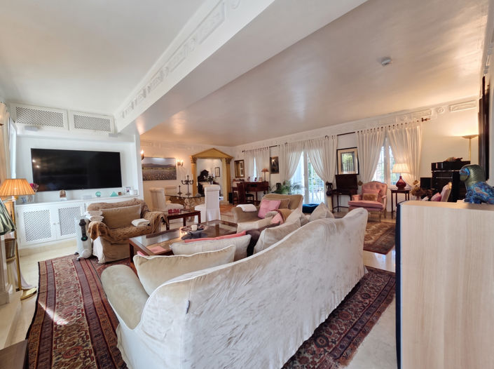 Image No.2-3 Bed Villa for sale