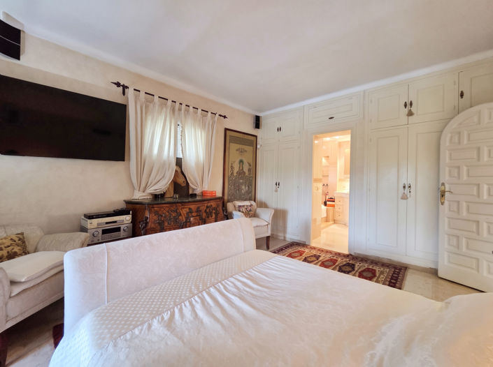 Image No.9-3 Bed Villa for sale