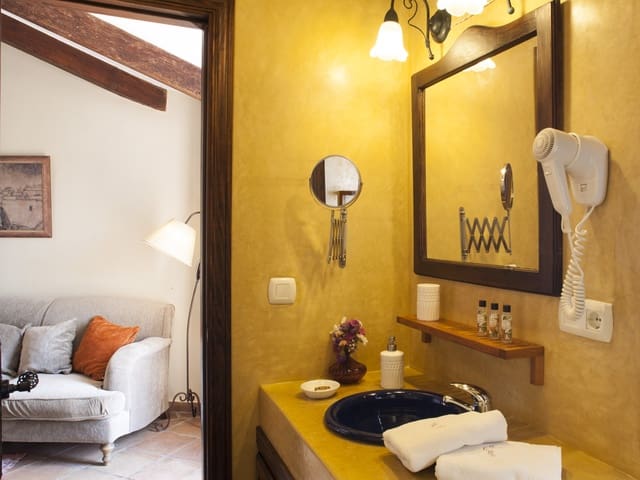 Image No.14-11 Bed Hotel for sale