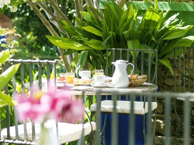 Image No.20-11 Bed Hotel for sale