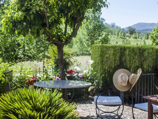 Image No.21-11 Bed Hotel for sale