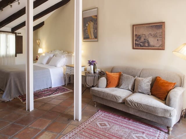 Image No.22-11 Bed Hotel for sale