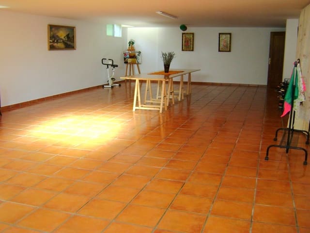 Image No.19-3 Bed Country House for sale