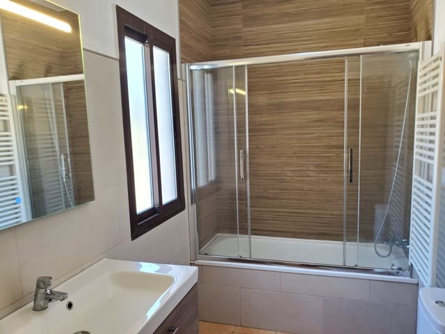 Image No.20-3 Bed Country House for sale