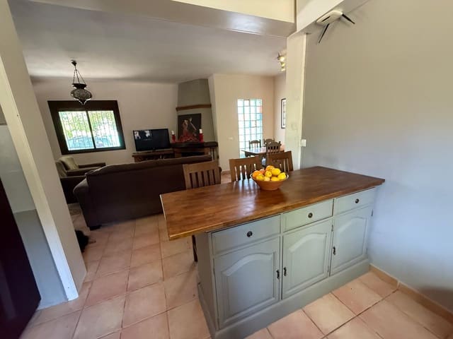 Image No.5-3 Bed Country House for sale