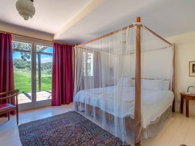 Image No.12-8 Bed Villa for sale