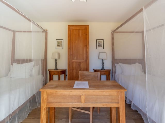 Image No.9-8 Bed Villa for sale