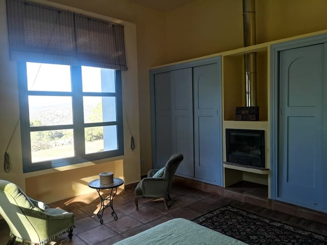 Image No.16-7 Bed Country House for sale