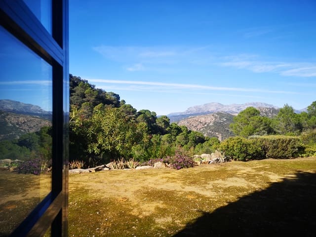 Image No.17-7 Bed Country House for sale