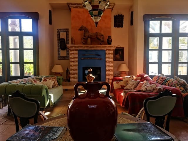 Image No.20-7 Bed Country House for sale