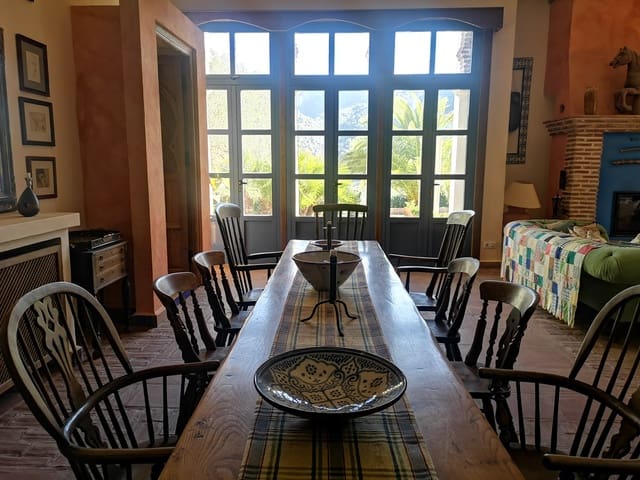 Image No.21-7 Bed Country House for sale