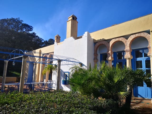 Image No.30-7 Bed Country House for sale