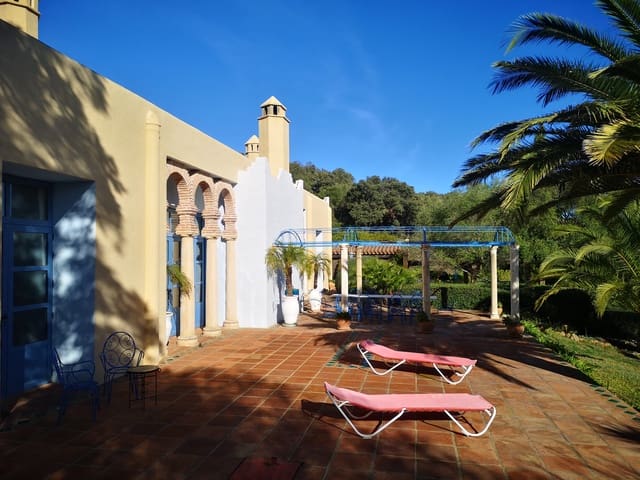 Image No.31-7 Bed Country House for sale