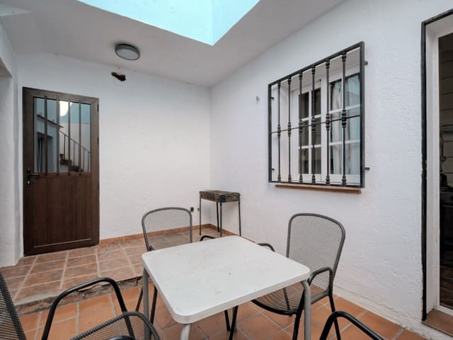 Image No.10-3 Bed Townhouse for sale