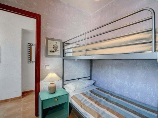 Image No.8-3 Bed Townhouse for sale