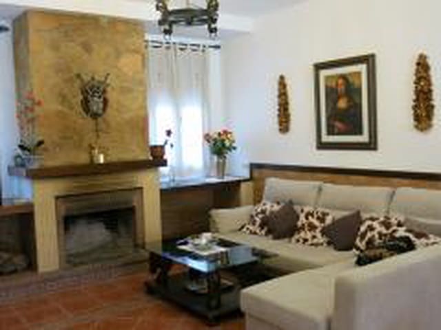 Image No.20-7 Bed Country House for sale