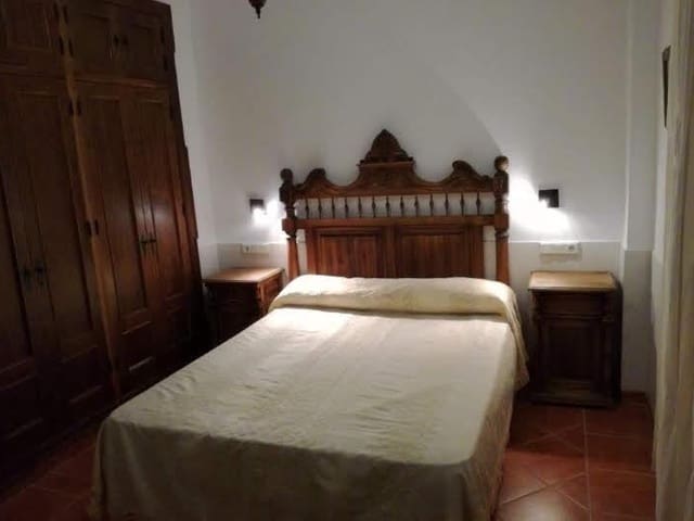 Image No.7-7 Bed Country House for sale