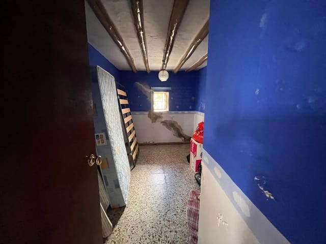 Image No.12-5 Bed Townhouse for sale