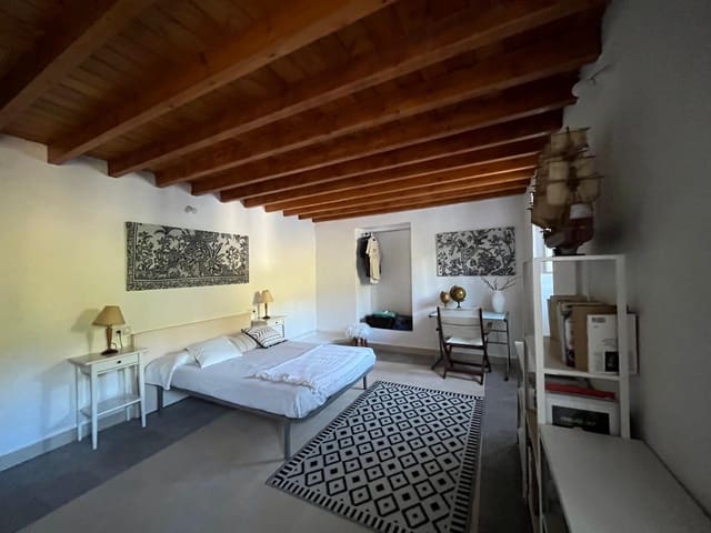 Image No.10-5 Bed Country House for sale