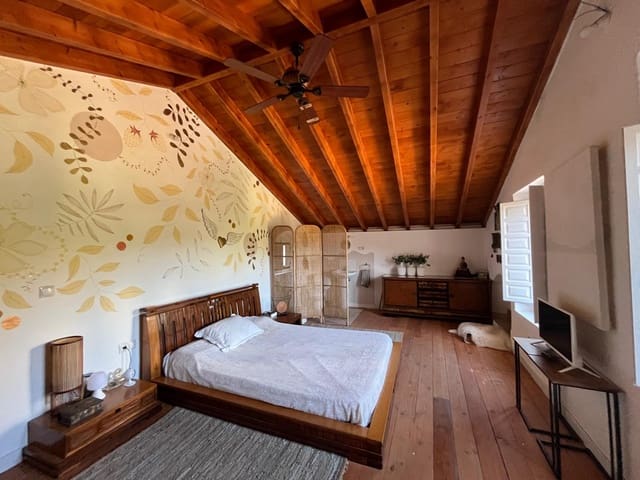 Image No.12-5 Bed Country House for sale